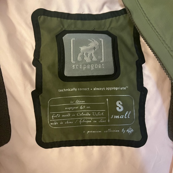 Scapegoat small rain coat - Picture 2 of 5